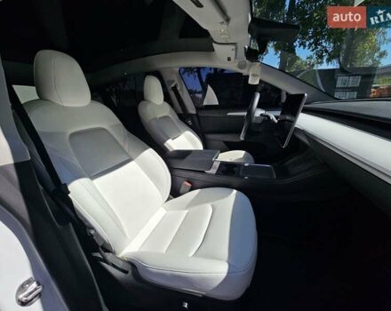 Белый Тесла Model Y, объемом двигателя 0 л и пробегом 108 тыс. км за 24600 $, фото 9 на Automoto.ua