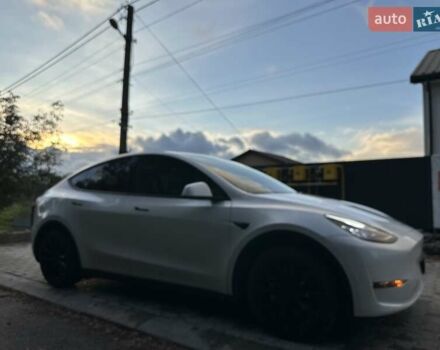 Белый Тесла Model Y, объемом двигателя 0 л и пробегом 62 тыс. км за 24999 $, фото 9 на Automoto.ua