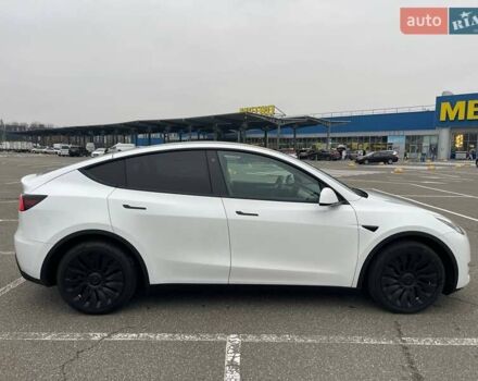 Белый Тесла Model Y, объемом двигателя 0 л и пробегом 39 тыс. км за 36900 $, фото 7 на Automoto.ua