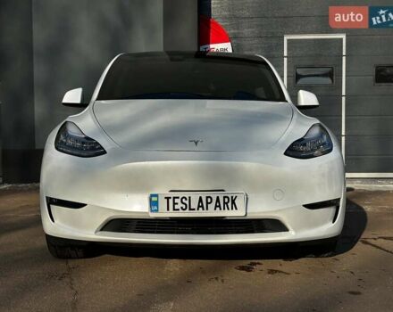 Белый Тесла Model Y, объемом двигателя 0 л и пробегом 42 тыс. км за 33999 $, фото 1 на Automoto.ua