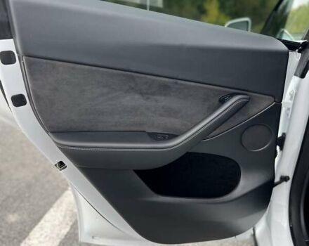 Белый Тесла Model Y, объемом двигателя 0 л и пробегом 24 тыс. км за 32800 $, фото 14 на Automoto.ua