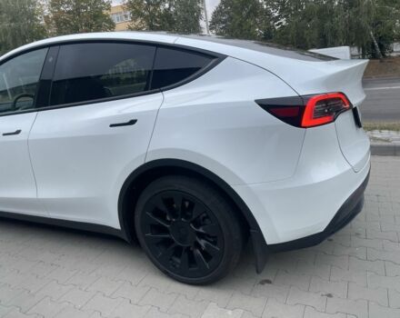Білий Тесла Model Y, об'ємом двигуна 0 л та пробігом 64 тис. км за 28500 $, фото 3 на Automoto.ua