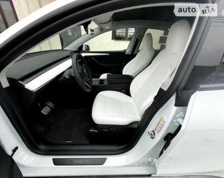 Белый Тесла Model Y, объемом двигателя 0 л и пробегом 25 тыс. км за 42500 $, фото 19 на Automoto.ua