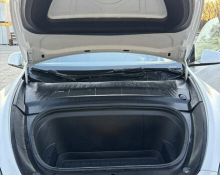 Белый Тесла Model Y, объемом двигателя 0 л и пробегом 45 тыс. км за 26999 $, фото 20 на Automoto.ua