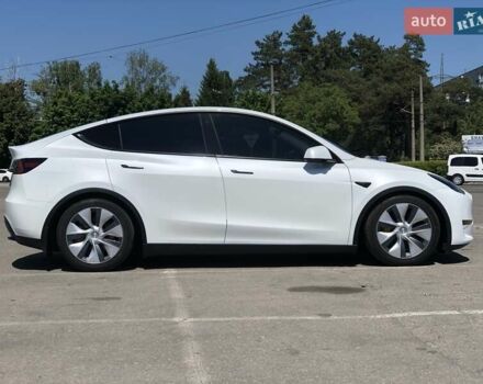 Белый Тесла Model Y, объемом двигателя 0 л и пробегом 7 тыс. км за 33600 $, фото 5 на Automoto.ua