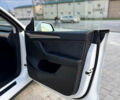 Белый Тесла Model Y, объемом двигателя 0 л и пробегом 40 тыс. км за 28000 $, фото 45 на Automoto.ua