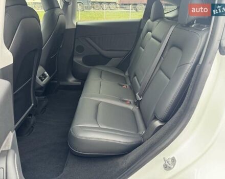 Белый Тесла Model Y, объемом двигателя 0 л и пробегом 59 тыс. км за 31490 $, фото 19 на Automoto.ua