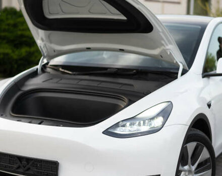 Белый Тесла Model Y, объемом двигателя 0 л и пробегом 4 тыс. км за 46000 $, фото 51 на Automoto.ua