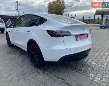 Белый Тесла Model Y, объемом двигателя 0 л и пробегом 108 тыс. км за 25500 $, фото 2 на Automoto.ua
