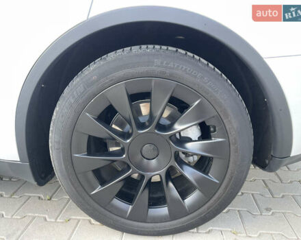 Белый Тесла Model Y, объемом двигателя 0 л и пробегом 10 тыс. км за 32000 $, фото 8 на Automoto.ua