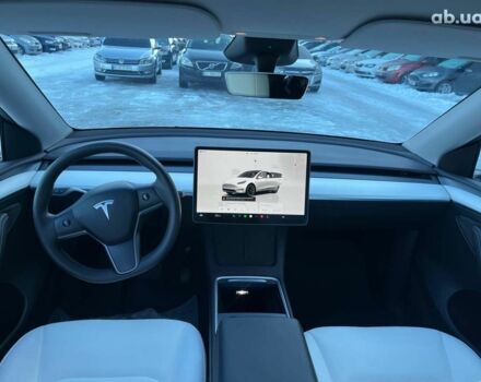 Белый Тесла Model Y, объемом двигателя 0 л и пробегом 13 тыс. км за 33190 $, фото 31 на Automoto.ua
