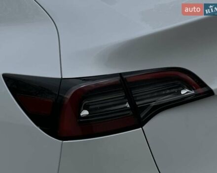 Белый Тесла Model Y, объемом двигателя 0 л и пробегом 42 тыс. км за 26999 $, фото 12 на Automoto.ua