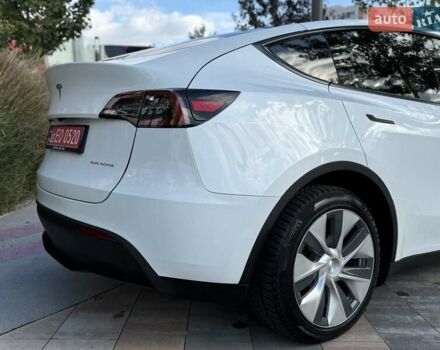 Белый Тесла Model Y, объемом двигателя 0 л и пробегом 35 тыс. км за 34500 $, фото 15 на Automoto.ua