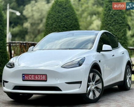 Белый Тесла Model Y, объемом двигателя 0 л и пробегом 72 тыс. км за 26750 $, фото 2 на Automoto.ua