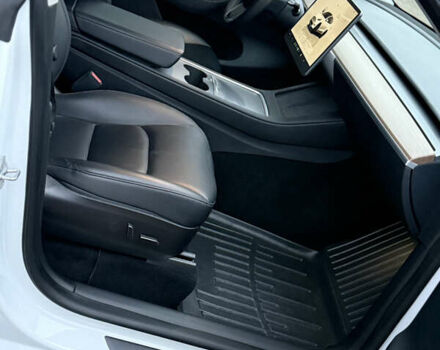 Белый Тесла Model Y, объемом двигателя 0 л и пробегом 37 тыс. км за 28500 $, фото 4 на Automoto.ua