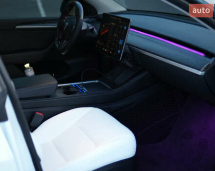 Білий Тесла Model Y, об'ємом двигуна 0 л та пробігом 48 тис. км за 34300 $, фото 25 на Automoto.ua
