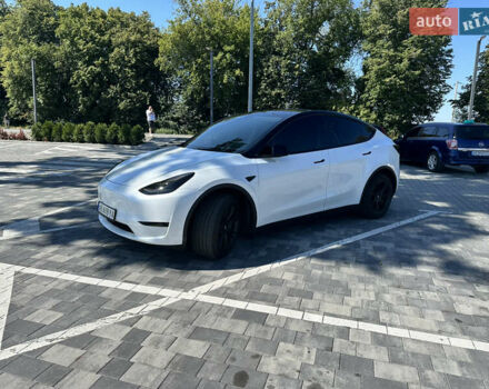 Белый Тесла Model Y, объемом двигателя 0 л и пробегом 18 тыс. км за 27300 $, фото 3 на Automoto.ua