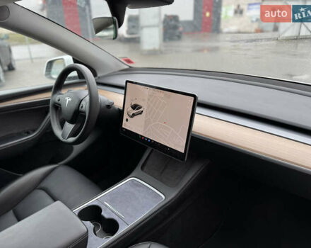 Білий Тесла Model Y, об'ємом двигуна 0 л та пробігом 37 тис. км за 25500 $, фото 30 на Automoto.ua