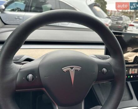 Белый Тесла Model Y, объемом двигателя 0 л и пробегом 62 тыс. км за 24999 $, фото 24 на Automoto.ua