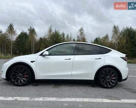 Белый Тесла Model Y, объемом двигателя 0 л и пробегом 24 тыс. км за 32800 $, фото 7 на Automoto.ua