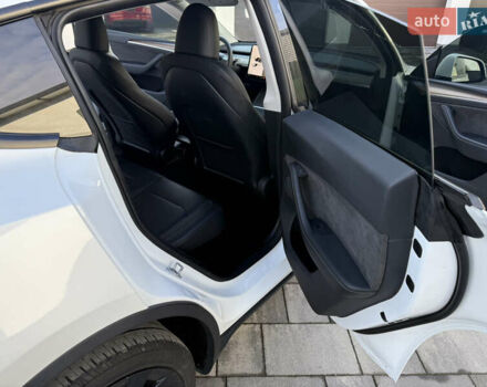 Білий Тесла Model Y, об'ємом двигуна 0 л та пробігом 49 тис. км за 24900 $, фото 6 на Automoto.ua