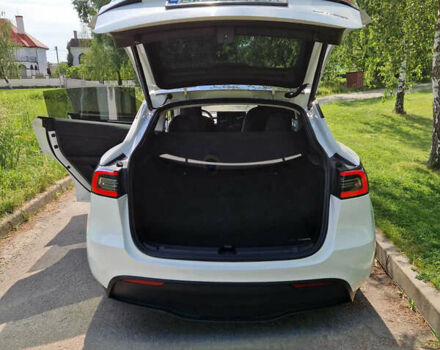 Тесла Model Y 2023 в Ровно на Automoto.ua Белый Тесла Model Y, объемом двигателя 0 л и пробегом 3 тыс. км за 32000 $, фото 11 на Automoto.ua