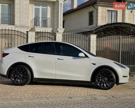 Белый Тесла Model Y, объемом двигателя 0 л и пробегом 26 тыс. км за 28700 $, фото 2 на Automoto.ua