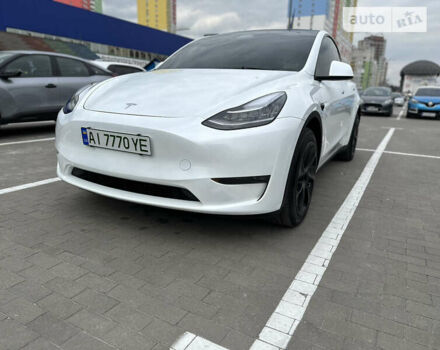 Белый Тесла Model Y, объемом двигателя 0 л и пробегом 13 тыс. км за 42777 $, фото 10 на Automoto.ua