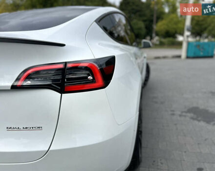 Белый Тесла Model Y, объемом двигателя 0 л и пробегом 18 тыс. км за 28950 $, фото 9 на Automoto.ua