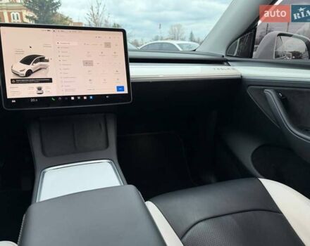 Белый Тесла Model Y, объемом двигателя 0 л и пробегом 53 тыс. км за 28800 $, фото 28 на Automoto.ua