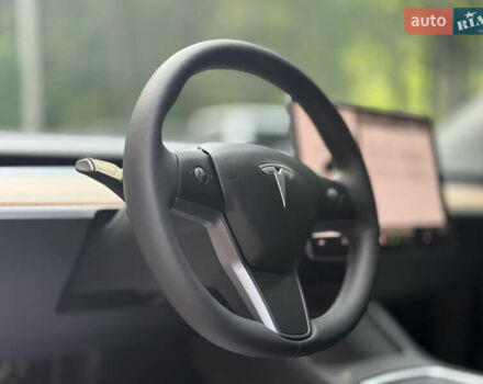 Белый Тесла Model Y, объемом двигателя 0 л и пробегом 72 тыс. км за 24750 $, фото 26 на Automoto.ua