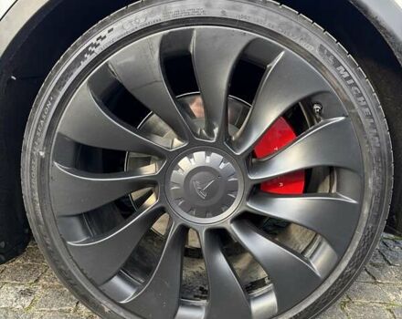 Белый Тесла Model Y, объемом двигателя 0 л и пробегом 47 тыс. км за 32500 $, фото 21 на Automoto.ua