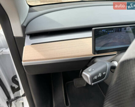 Белый Тесла Model Y, объемом двигателя 0 л и пробегом 20 тыс. км за 39000 $, фото 19 на Automoto.ua