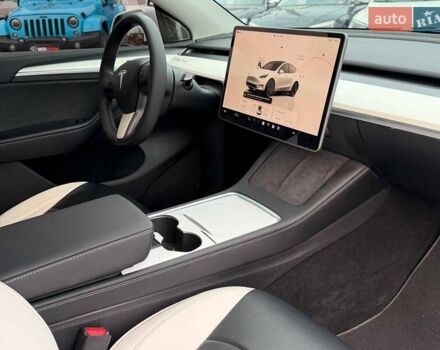 Белый Тесла Model Y, объемом двигателя 0 л и пробегом 53 тыс. км за 28800 $, фото 23 на Automoto.ua