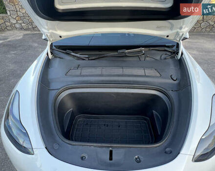 Тесла Model Y 2023 в Шаргороде на Automoto.ua Белый Тесла Model Y, объемом двигателя 0 л и пробегом 81 тыс. км за 31900 $, фото 26 на Automoto.ua