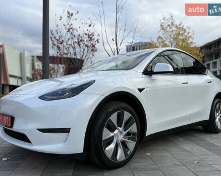 Белый Тесла Model Y, объемом двигателя 0 л и пробегом 25 тыс. км за 32500 $, фото 3 на Automoto.ua