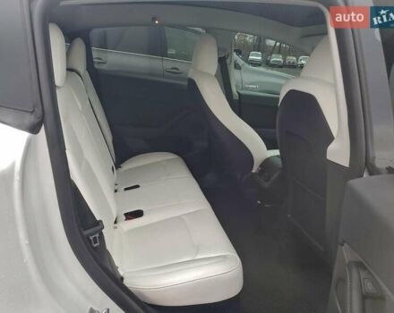 Белый Тесла Model Y, объемом двигателя 0 л и пробегом 34 тыс. км за 19000 $, фото 2 на Automoto.ua