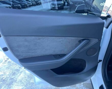 Белый Тесла Model Y, объемом двигателя 0 л и пробегом 13 тыс. км за 33190 $, фото 8 на Automoto.ua
