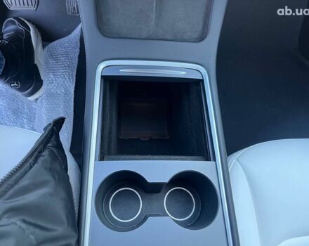 Белый Тесла Model Y, объемом двигателя 0 л и пробегом 13 тыс. км за 33190 $, фото 9 на Automoto.ua