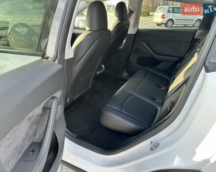 Белый Тесла Model Y, объемом двигателя 0 л и пробегом 18 тыс. км за 27300 $, фото 9 на Automoto.ua
