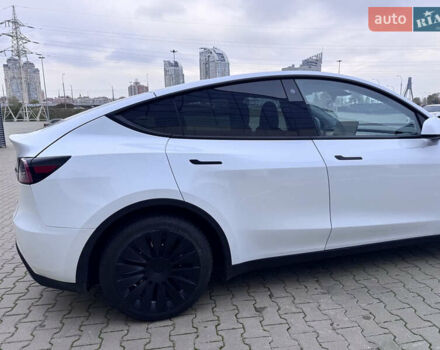 Белый Тесла Model Y, объемом двигателя 0 л и пробегом 29 тыс. км за 29900 $, фото 4 на Automoto.ua