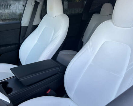 Тесла Model Y 2023 в Шаргороде на Automoto.ua Белый Тесла Model Y, объемом двигателя 0 л и пробегом 81 тыс. км за 31900 $, фото 27 на Automoto.ua