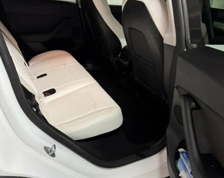 Белый Тесла Model Y, объемом двигателя 0 л и пробегом 35 тыс. км за 28800 $, фото 18 на Automoto.ua