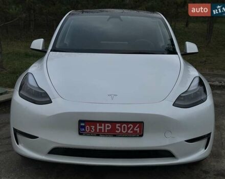 Белый Тесла Model Y, объемом двигателя 0 л и пробегом 42 тыс. км за 26999 $, фото 2 на Automoto.ua