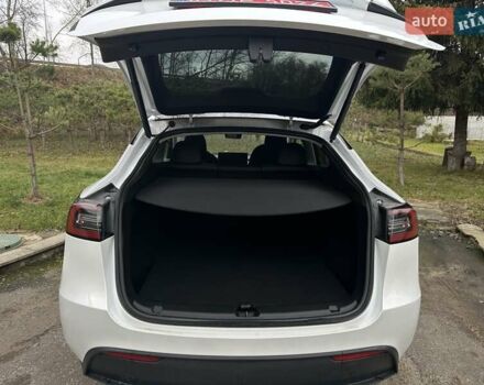 Белый Тесла Model Y, объемом двигателя 0 л и пробегом 42 тыс. км за 26999 $, фото 14 на Automoto.ua