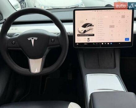 Белый Тесла Model Y, объемом двигателя 0 л и пробегом 53 тыс. км за 28800 $, фото 29 на Automoto.ua