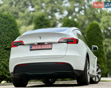 Белый Тесла Model Y, объемом двигателя 0 л и пробегом 72 тыс. км за 24750 $, фото 11 на Automoto.ua