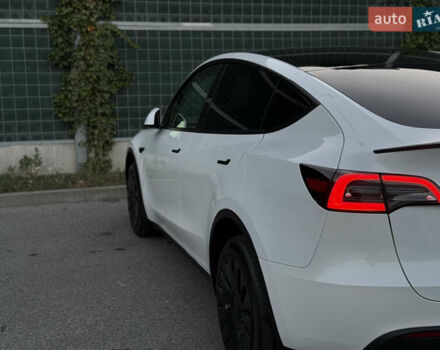 Белый Тесла Model Y, объемом двигателя 0 л и пробегом 18 тыс. км за 29600 $, фото 63 на Automoto.ua