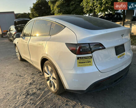Тесла Model Y 2023 в Ровно на Automoto.ua Белый Тесла Model Y, объемом двигателя 0 л и пробегом 98 тыс. км за 17400 $, фото 3 на Automoto.ua