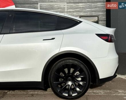 Белый Тесла Model Y, объемом двигателя 0 л и пробегом 89 тыс. км за 30999 $, фото 6 на Automoto.ua